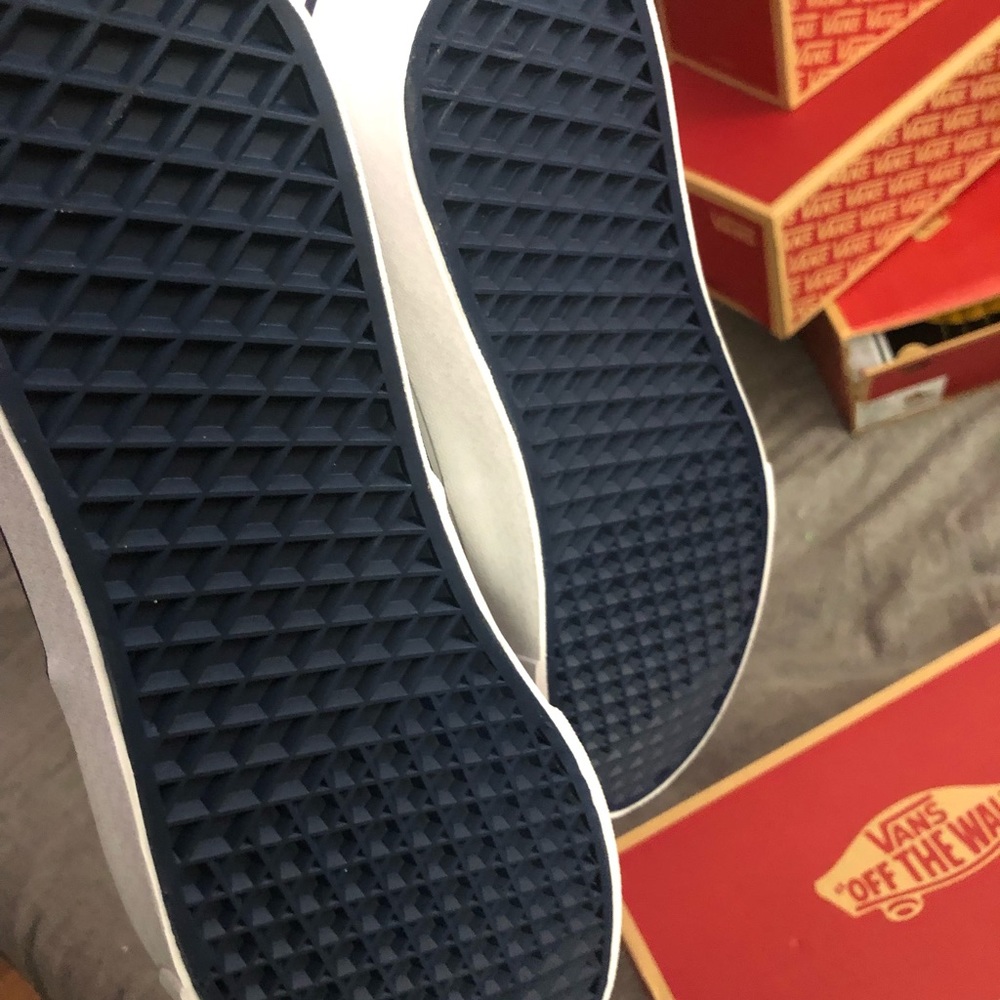 Vans - Picture 5 of 5
